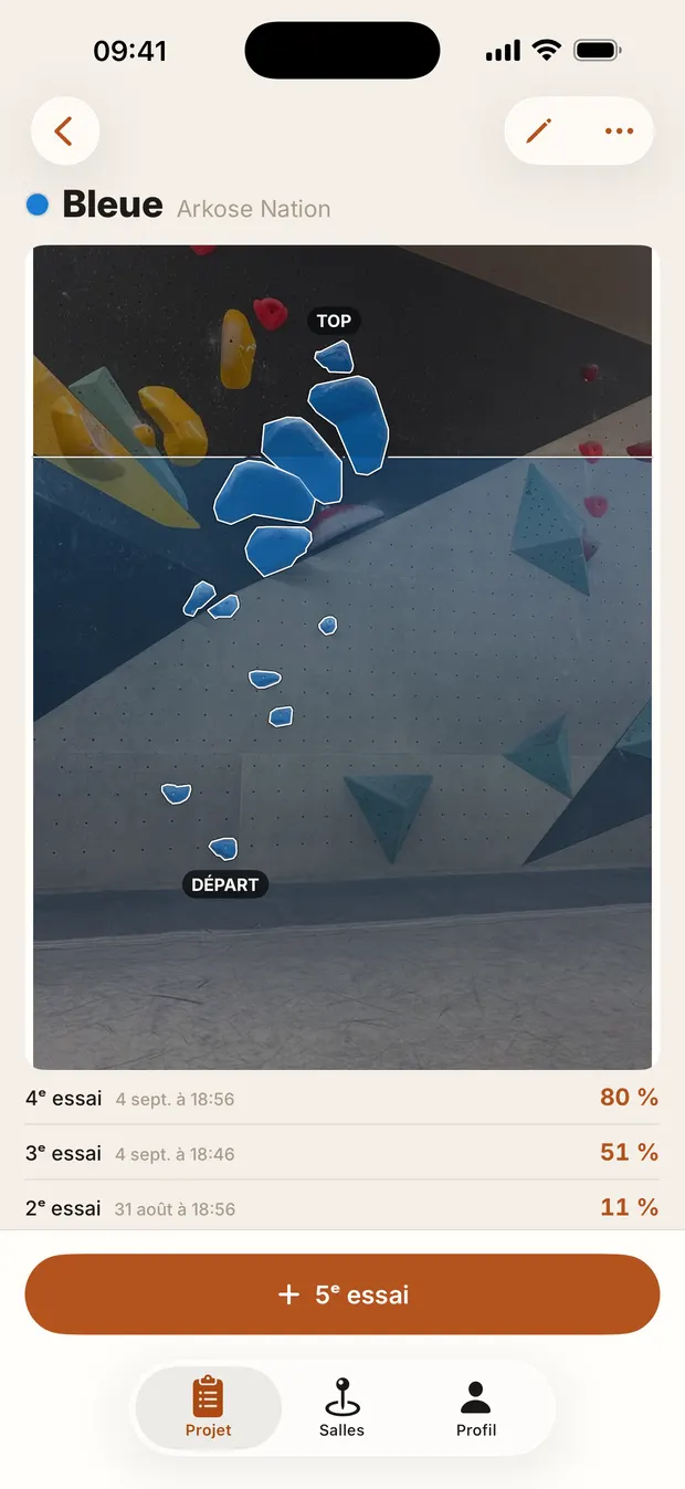 La fiche d'un bloc dans Climbr : la voie détourée sur la photo du mur, et la hauteur atteinte à chaque essai